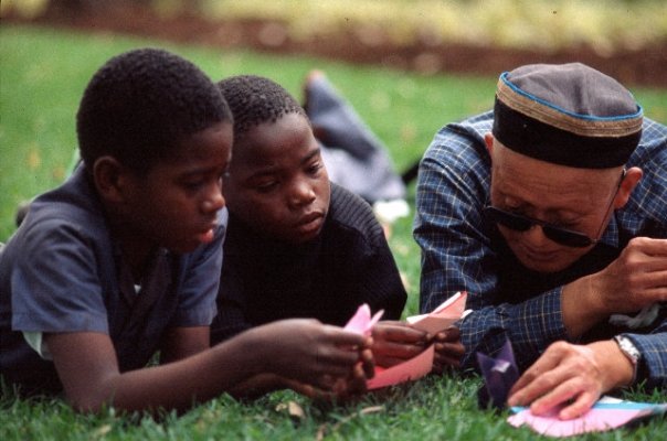 История оригами. Видящие руки мастера Сабуро Казэ. История оригами. Видящие руки мастера Сабуро Казэ.